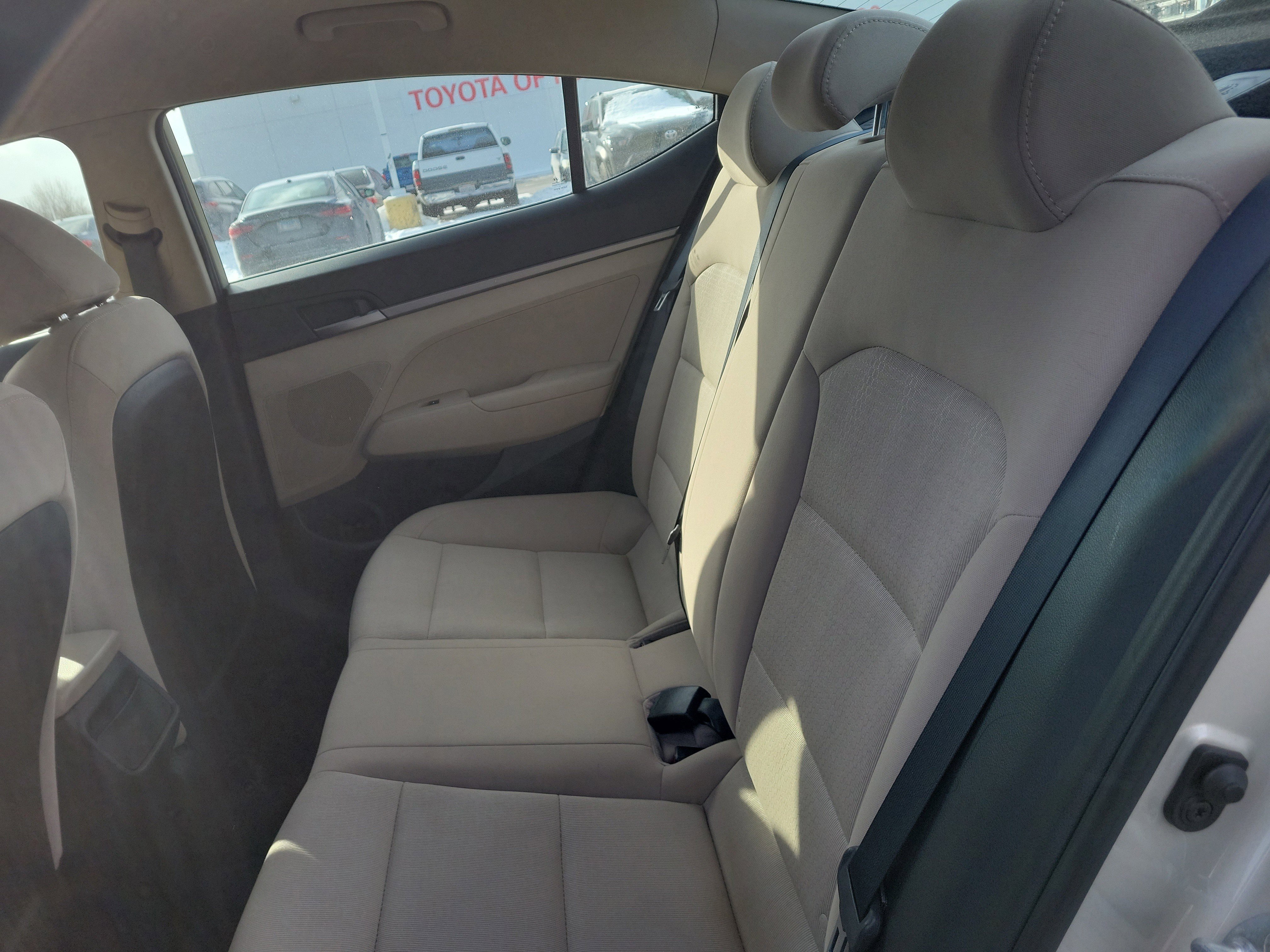 Used 2017 Hyundai Elantra SE image 8