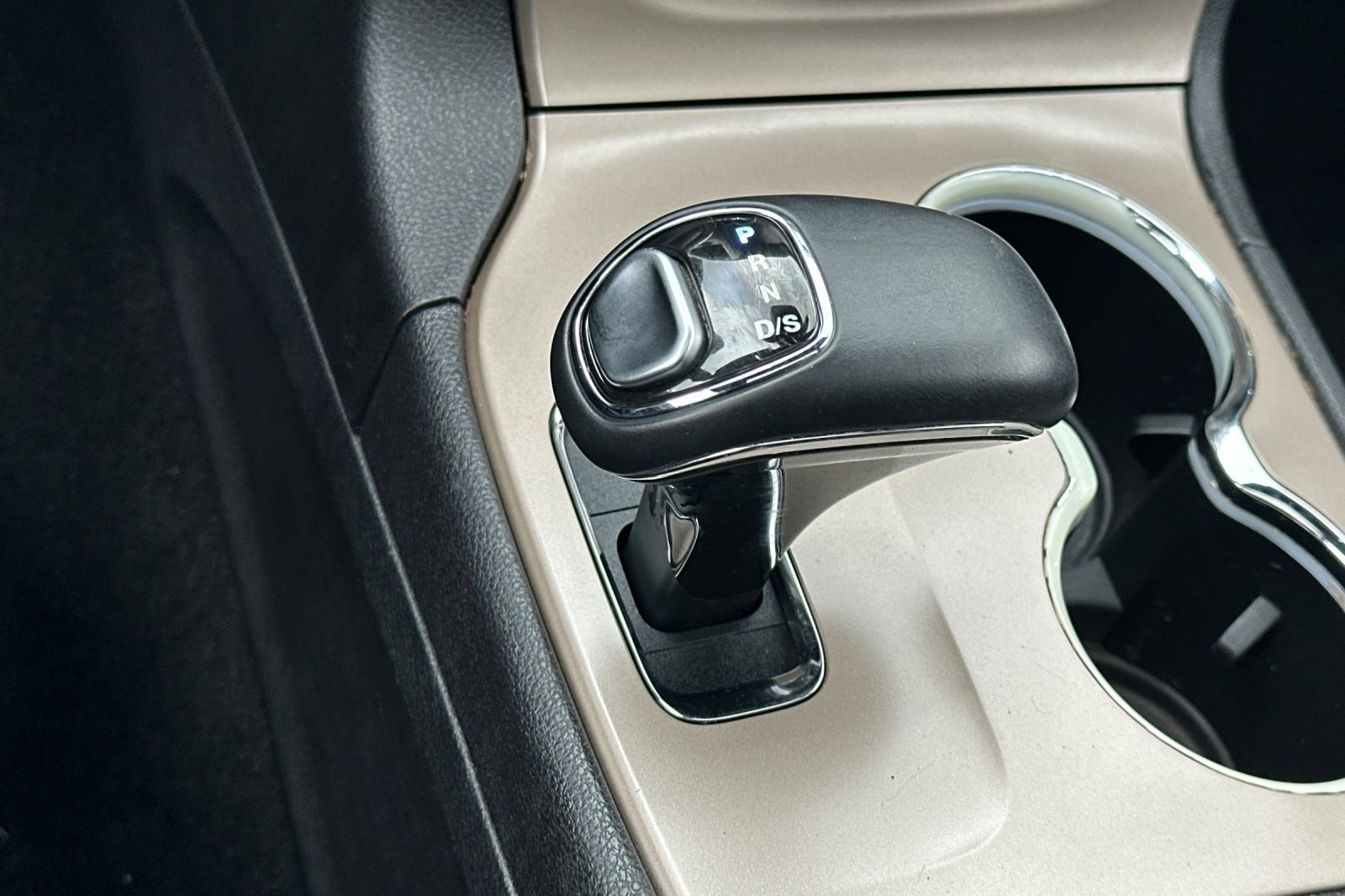 Used 2014 Jeep Grand Cherokee Altitude image 22