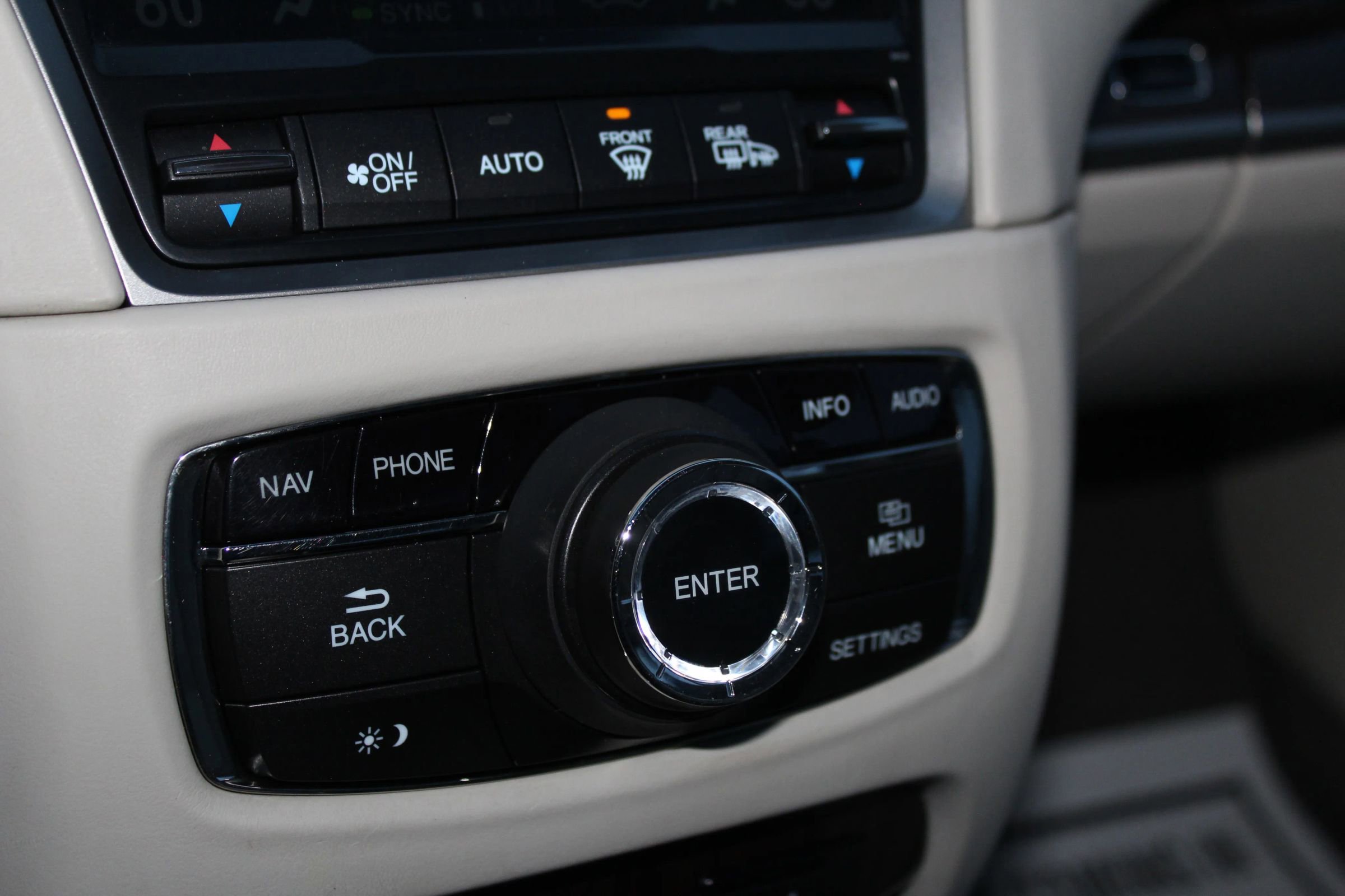 Used 2015 Acura RLX w/ Technology Package image 32