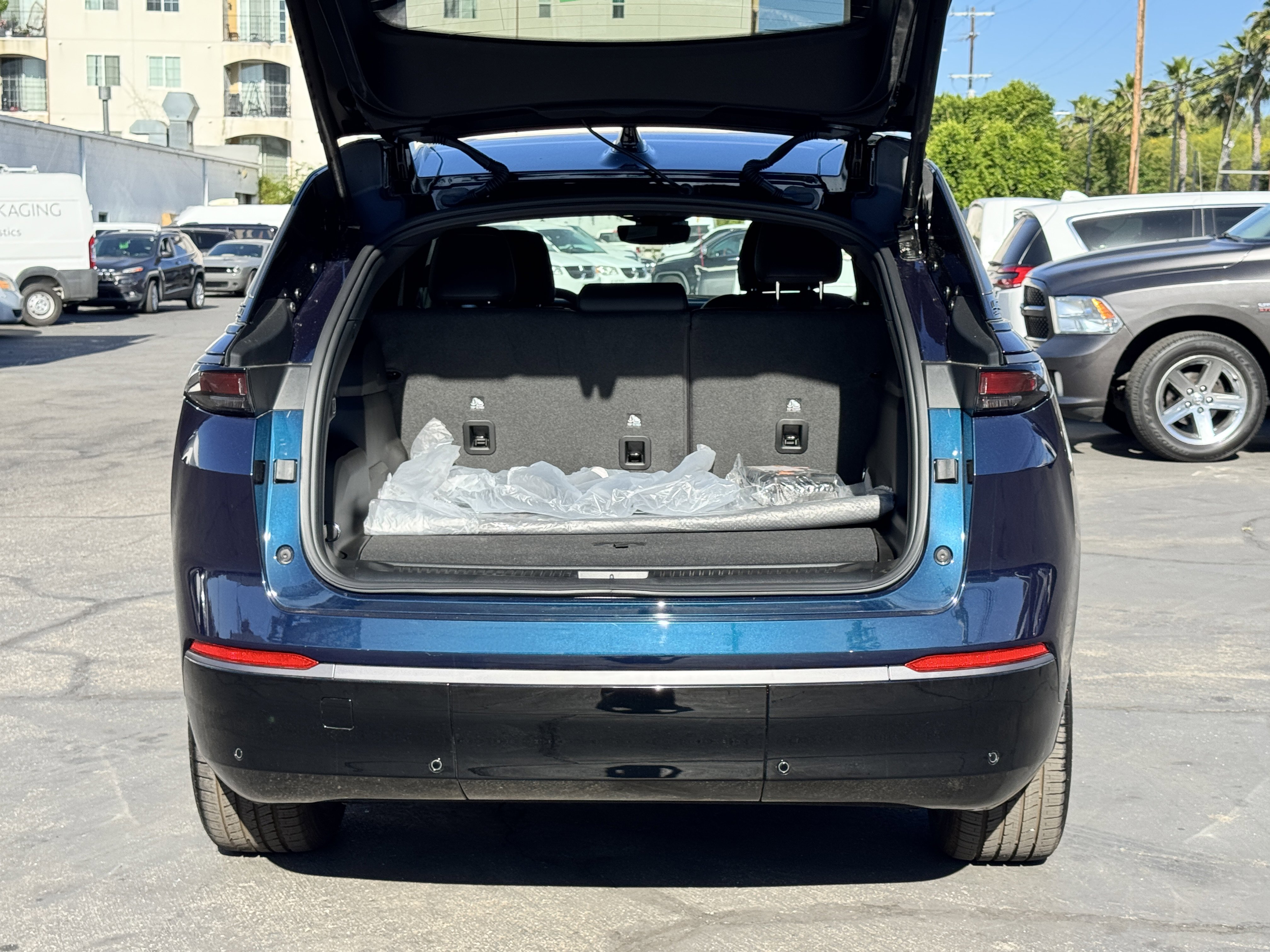 New 2025 Jeep Wagoneer Limited image 11