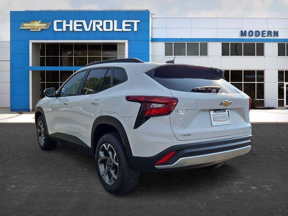 New 2026 Chevrolet Trax LT FWD image 3
