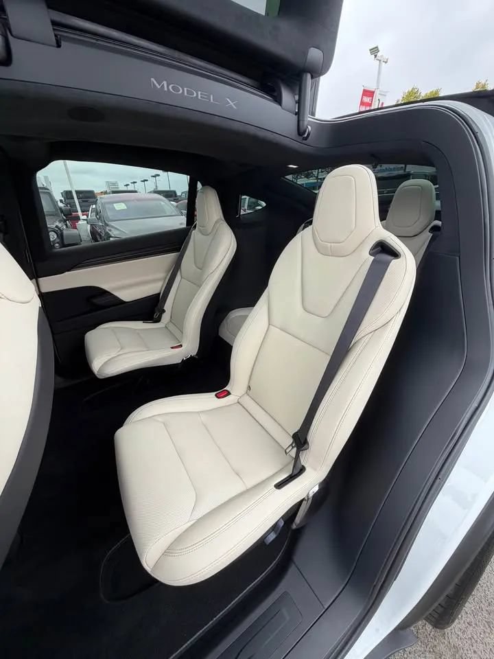 Used 2026 Tesla Model X Plaid AWD/4WD image 8