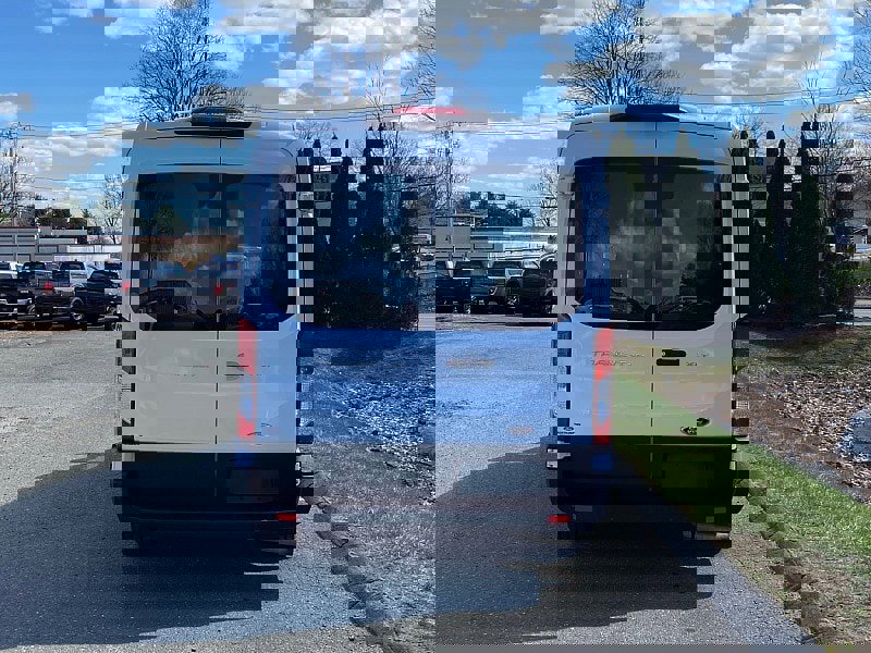 Used 2023 Ford Transit 350 XLT image 9