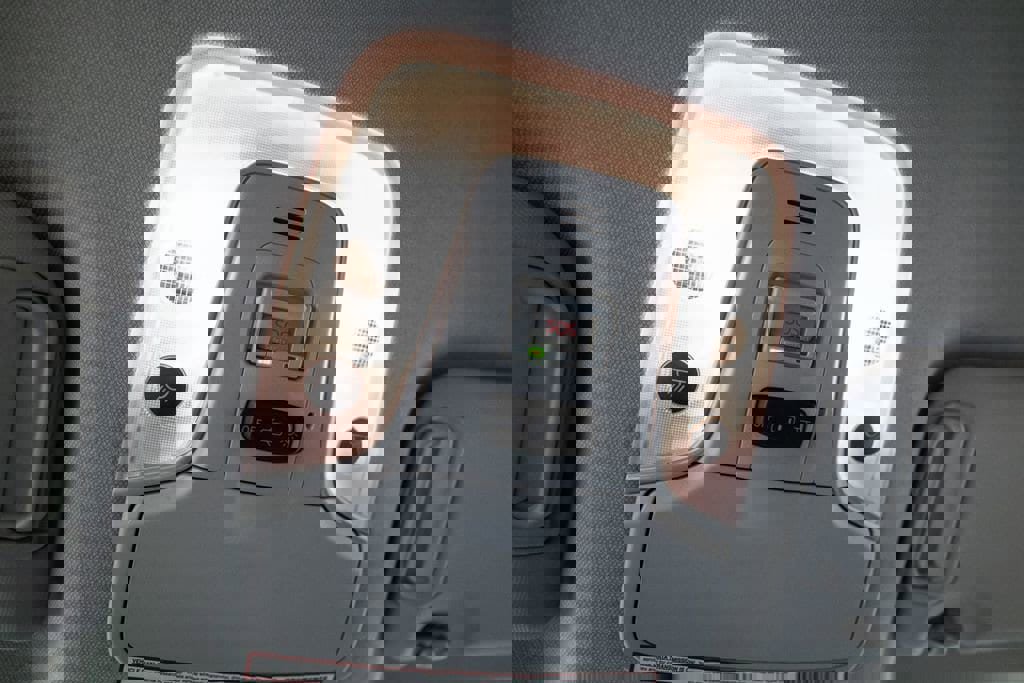 Used 2020 Toyota Prius LE image 22