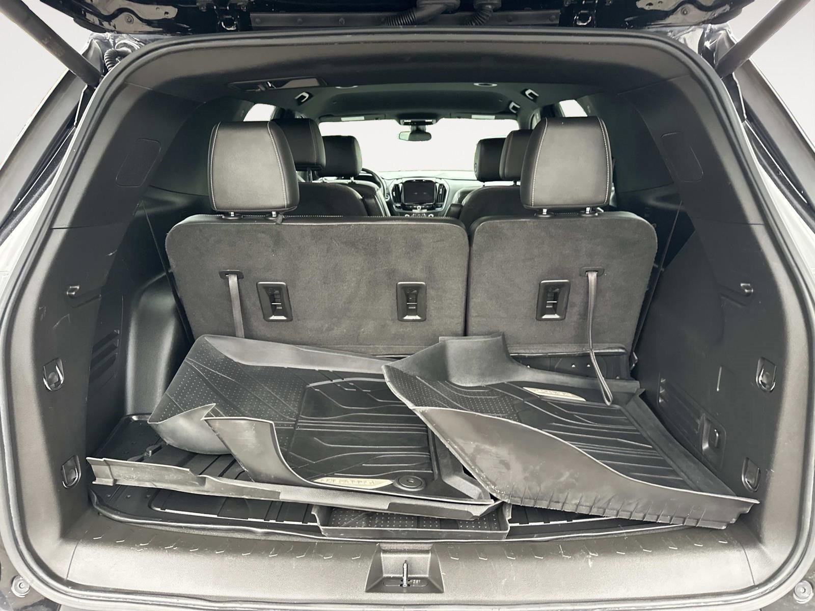 Used 2022 Chevrolet Traverse LT w/ LPO, Floor Liner Package image 8
