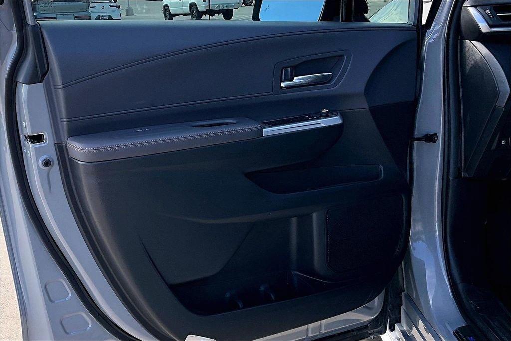 Used 2024 Toyota Sienna XLE Woodland Edition image 21
