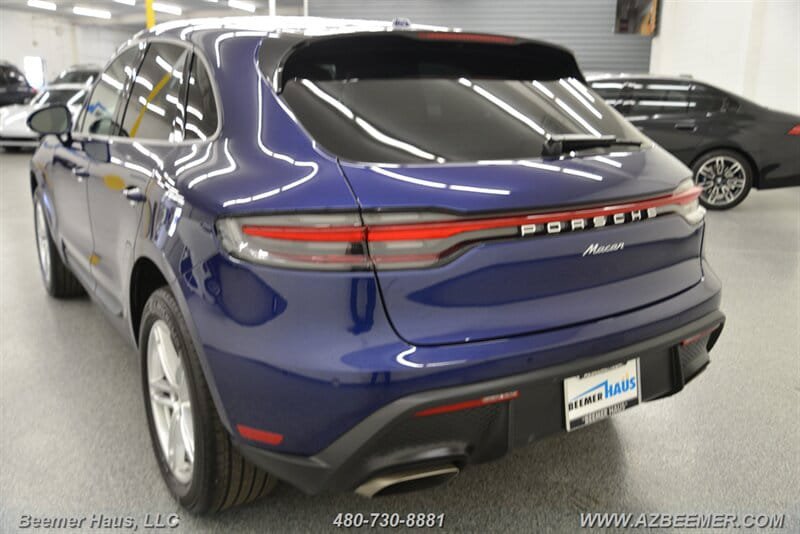 Used 2023 Porsche Macan AWD/4WD image 27