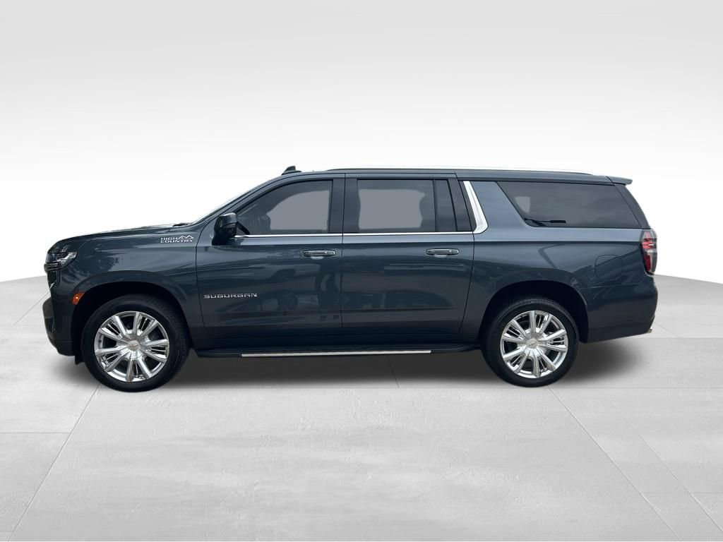 Used 2021 Chevrolet Suburban High Country RWD image 2