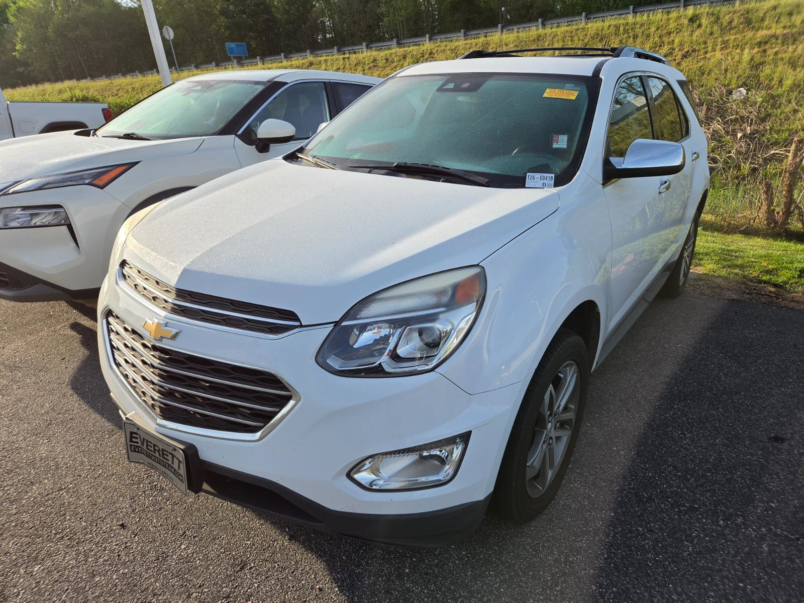 Used 2016 Chevrolet Equinox LTZ w/ Enhanced Convenience Package image 3
