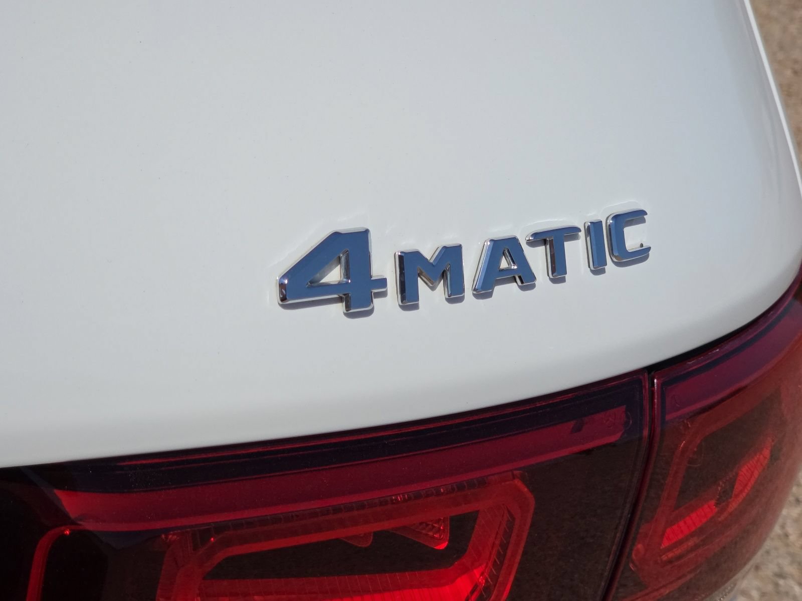 Used 2022 Mercedes-Benz GLB 250 4MATIC w/ Premium Package Lite image 16