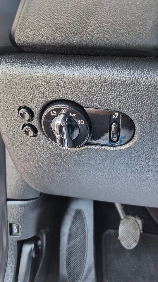 Used 2015 MINI Cooper 2-Door Hardtop image 30