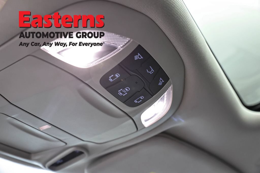 Used 2023 Chrysler Pacifica Limited FWD image 20