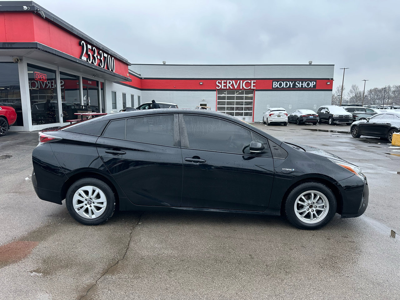 Used 2017 Toyota Prius Three Touring image 2