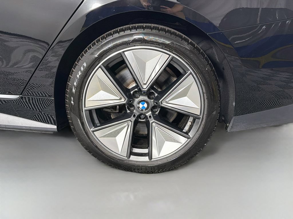 Used 2025 BMW i4 xDrive40i w/ Premium Package AWD/4WD image 33