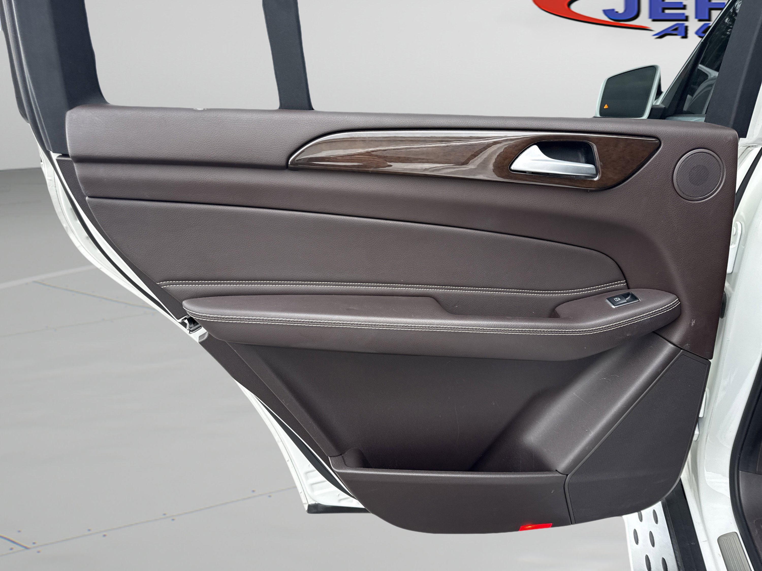 Used 2019 Mercedes-Benz GLS 450 4MATIC image 9