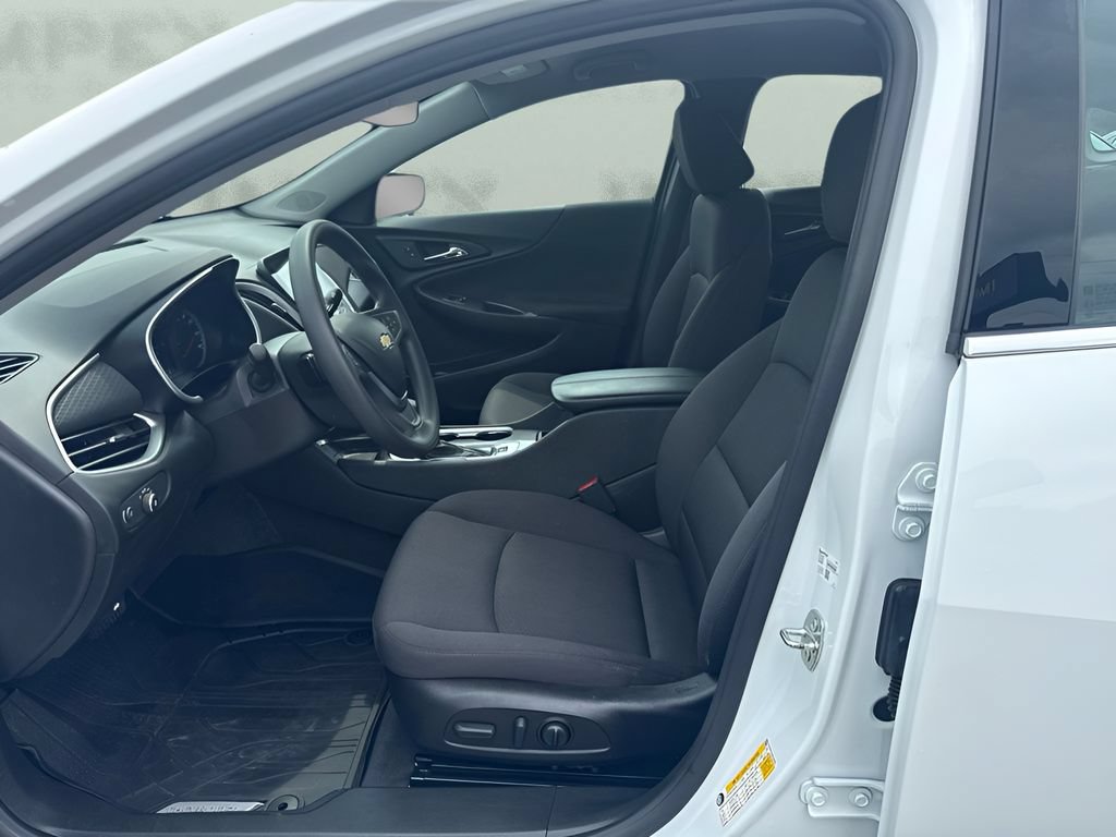 Used 2022 Chevrolet Malibu LT FWD image 5