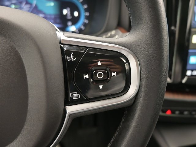 Used 2023 Volvo XC60 B5 Plus w/ Protection Package FWD image 22