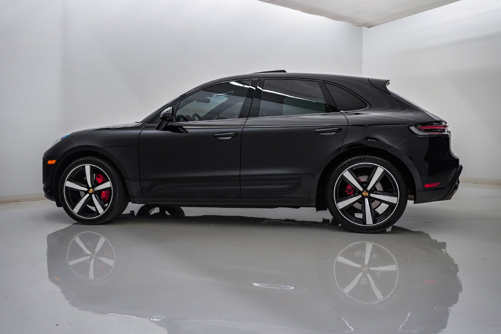 Certified 2022 Porsche Macan S AWD/4WD image 2