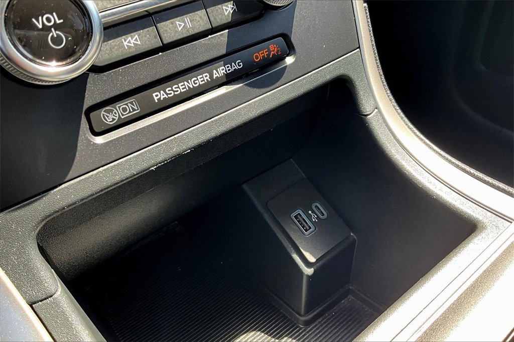 Used 2024 Ford Edge SEL image 14