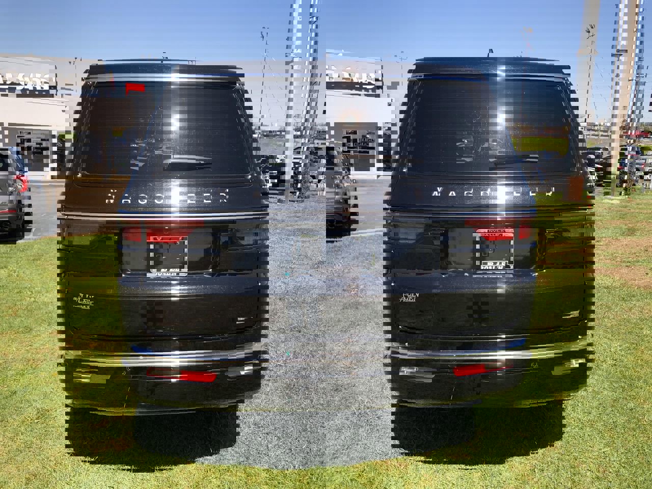 Used 2024 Jeep Wagoneer Series III w/ Premium Group I image 11