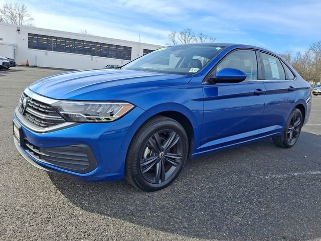 Used 2022 Volkswagen Jetta SE image 3