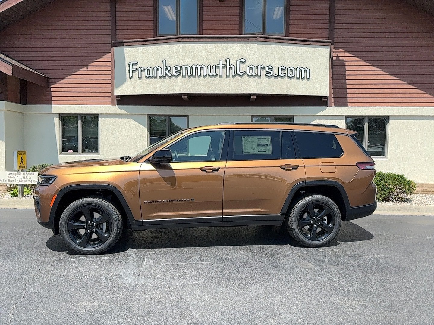 New 2026 Jeep Grand Cherokee L Limited w/ Limited Altitude Package AWD/4WD image 1
