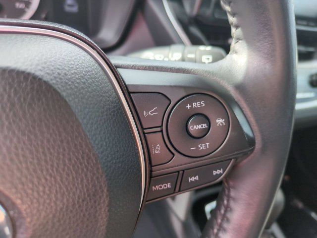 Used 2022 Toyota Corolla Cross LE AWD/4WD image 21