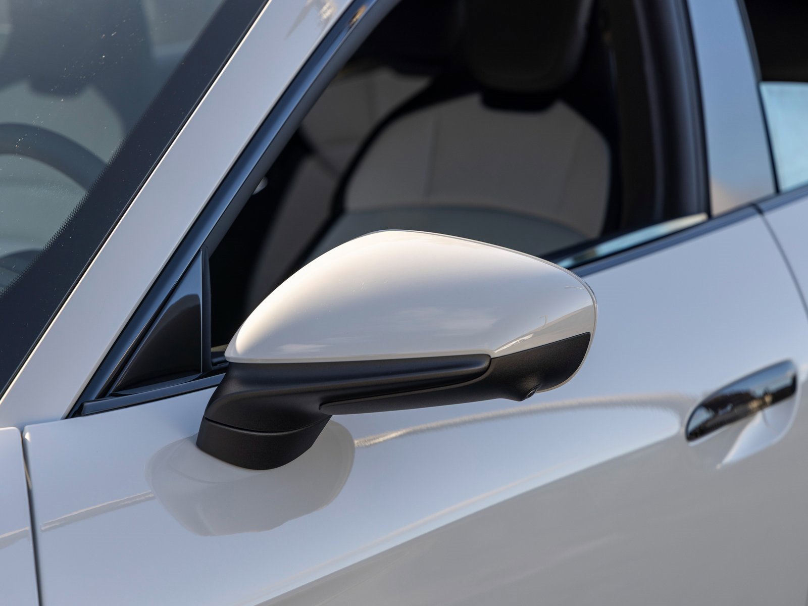 New 2025 Porsche Taycan image 17