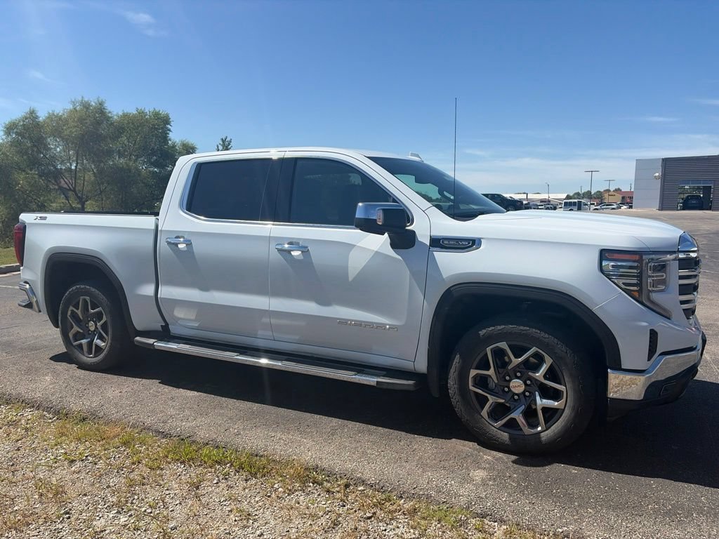 Used 2026 GMC Sierra 1500 SLT w/ SLT Premium Package AWD/4WD image 3