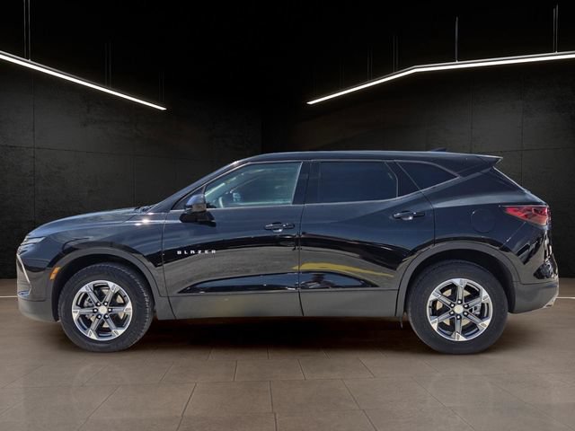 Used 2025 Chevrolet Blazer LT FWD image 4