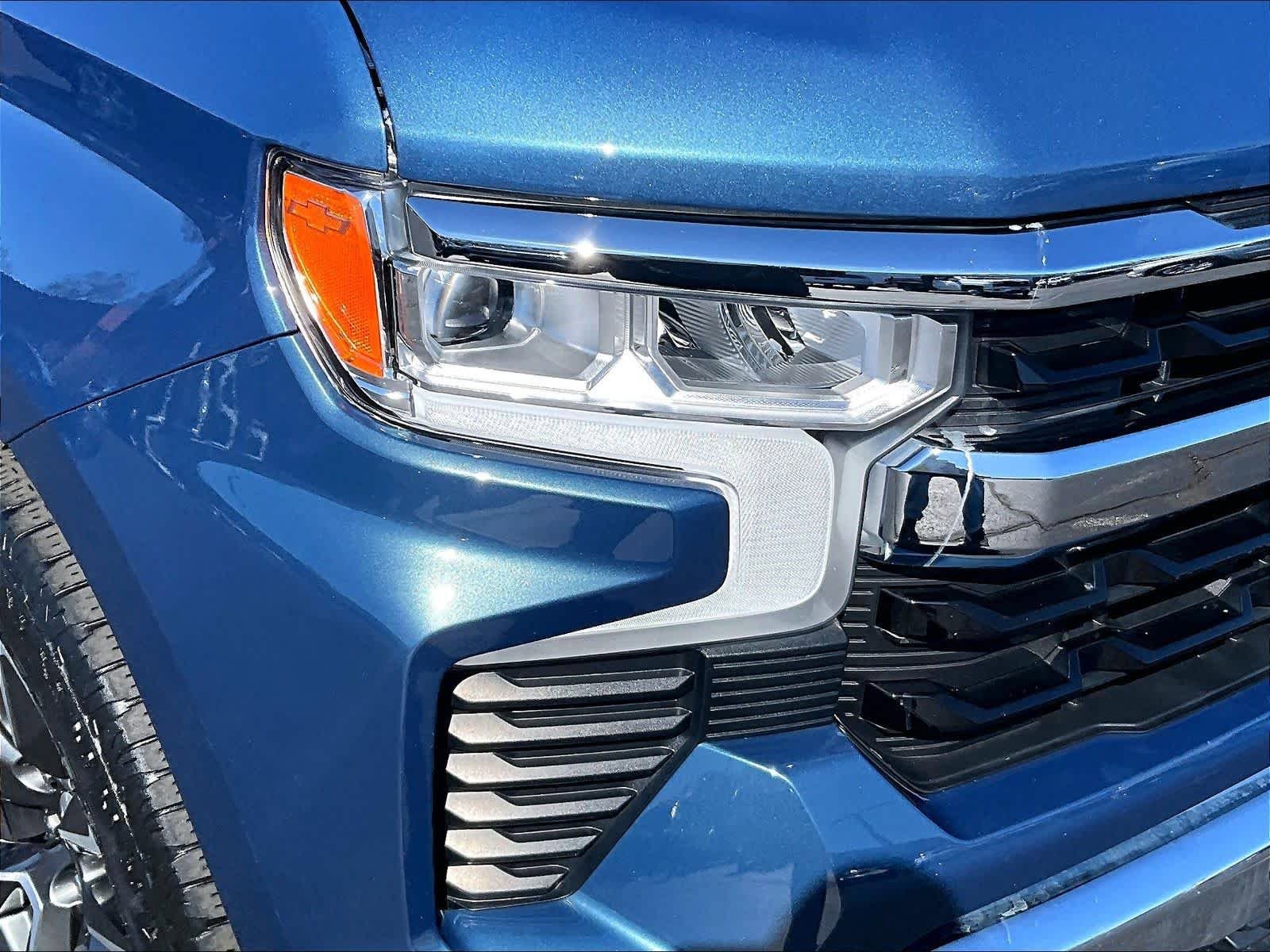 Used 2024 Chevrolet Silverado 1500 LT AWD/4WD image 34