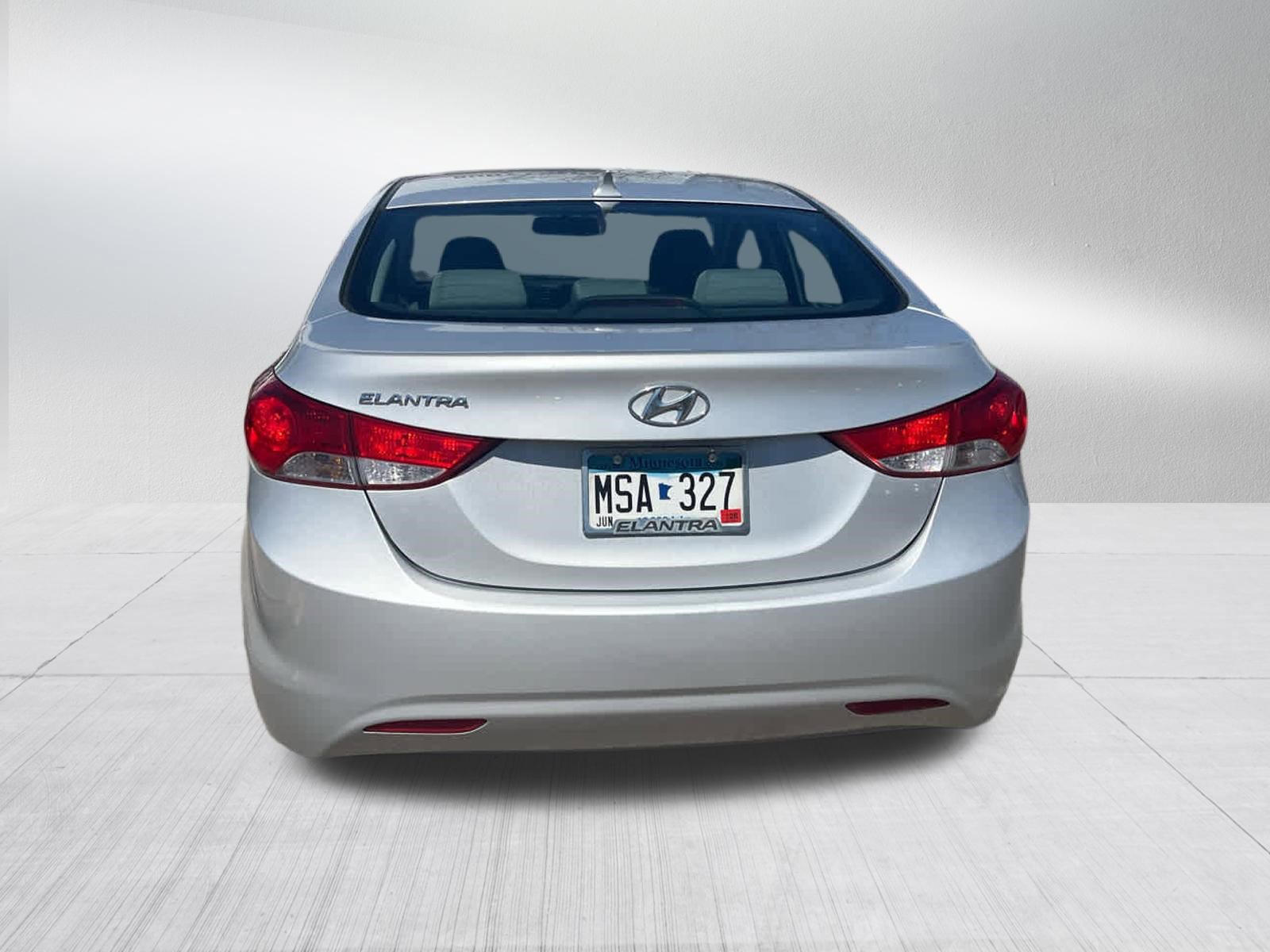 Used 2013 Hyundai Elantra GLS w/ Preferred Pkg FWD image 4