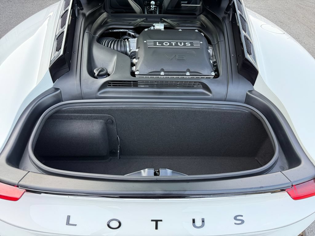Used 2025 Lotus Emira RWD image 19