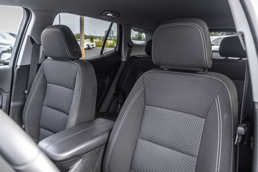 Used 2023 GMC Terrain SLE w/ Driver Convenience Package FWD image 14