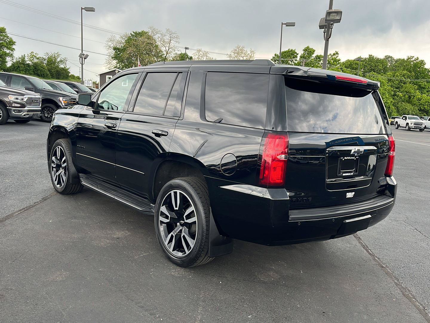 Used 2019 Chevrolet Tahoe Premier AWD/4WD image 3
