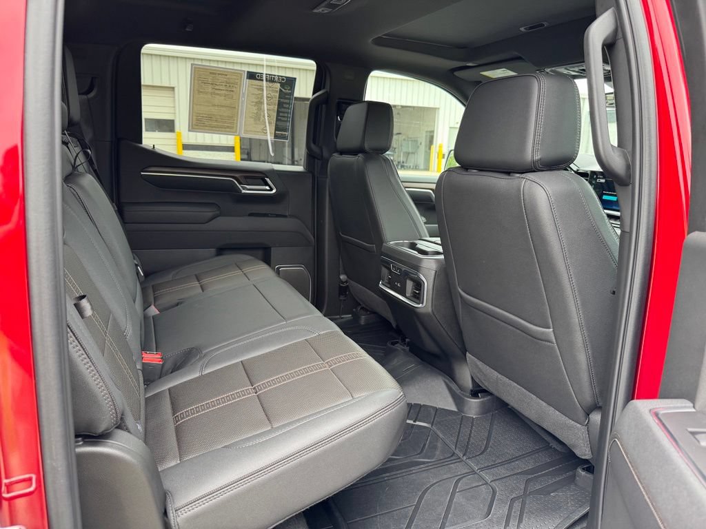 Certified 2025 Chevrolet Silverado 1500 High Country w/ High Country Premium Package AWD/4WD image 33