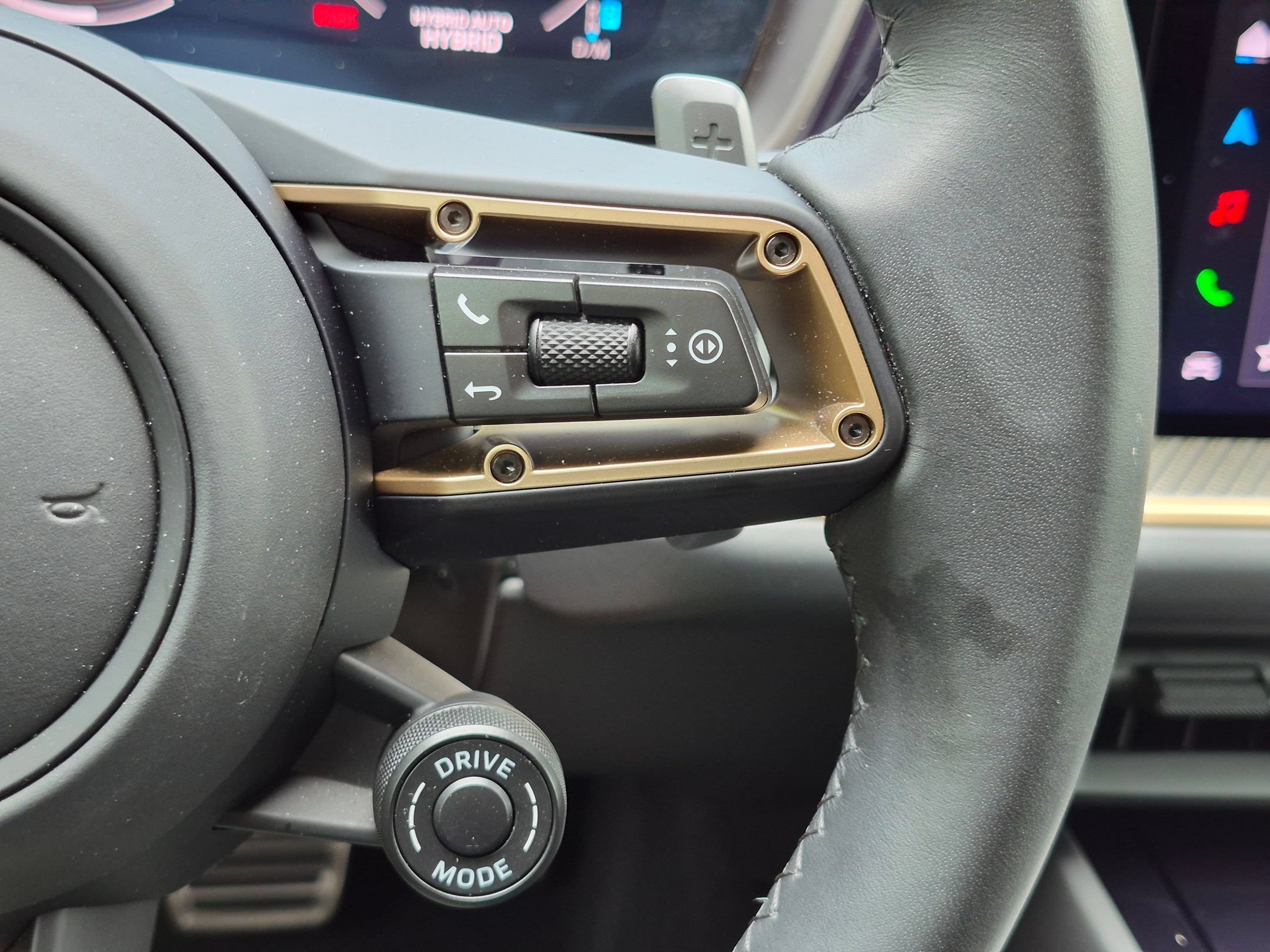 Certified 2026 Porsche Cayenne Turbo AWD/4WD image 10