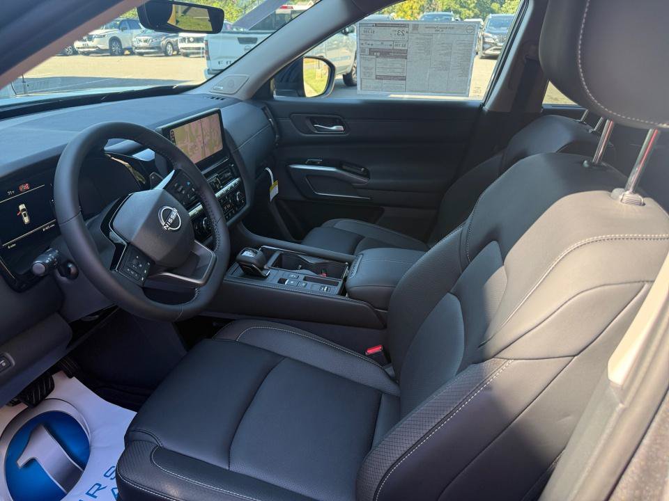 New 2026 Nissan Pathfinder SL w/ SL Premium Package FWD image 30