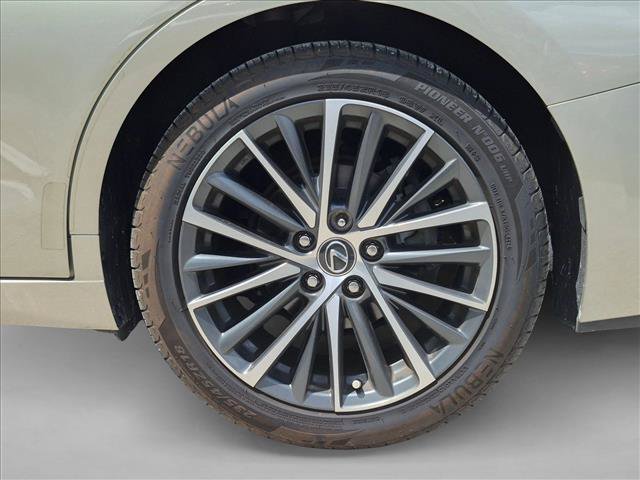 Used 2022 Lexus ES 350 w/ Premium Package FWD image 14