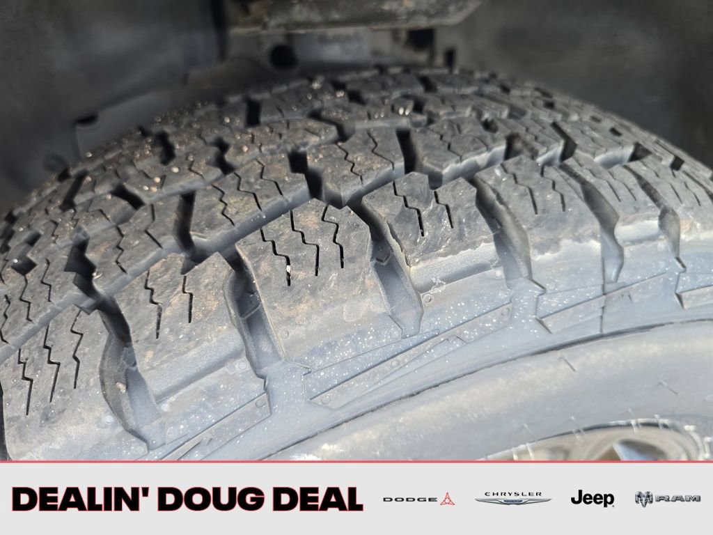 Used 2023 Jeep Cherokee Altitude Lux image 28