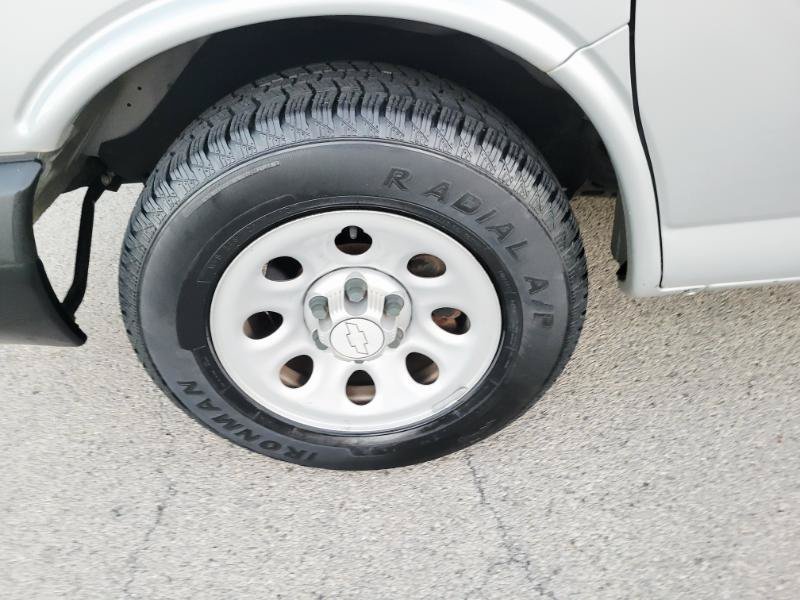 Used 2014 Chevrolet Express 1500 RWD image 25