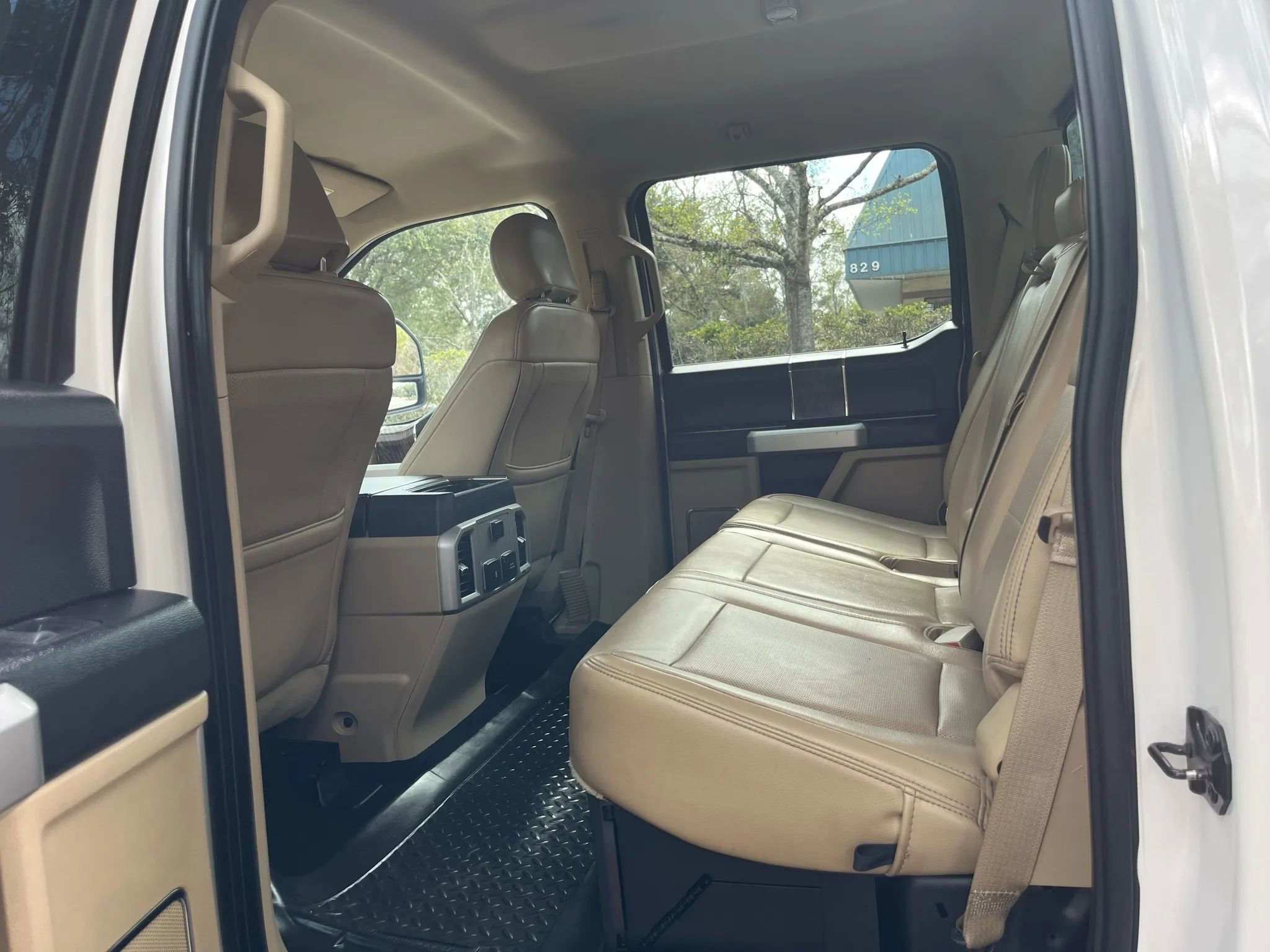 Used 2019 Ford F250 Lariat w/ Lariat Ultimate Package AWD/4WD image 18