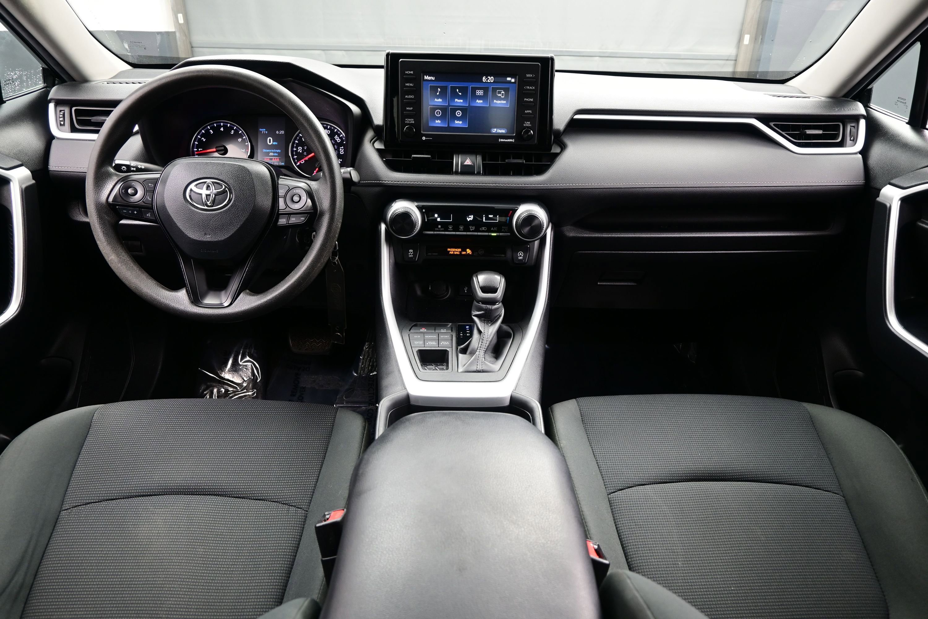 Used 2021 Toyota RAV4 LE AWD/4WD image 16