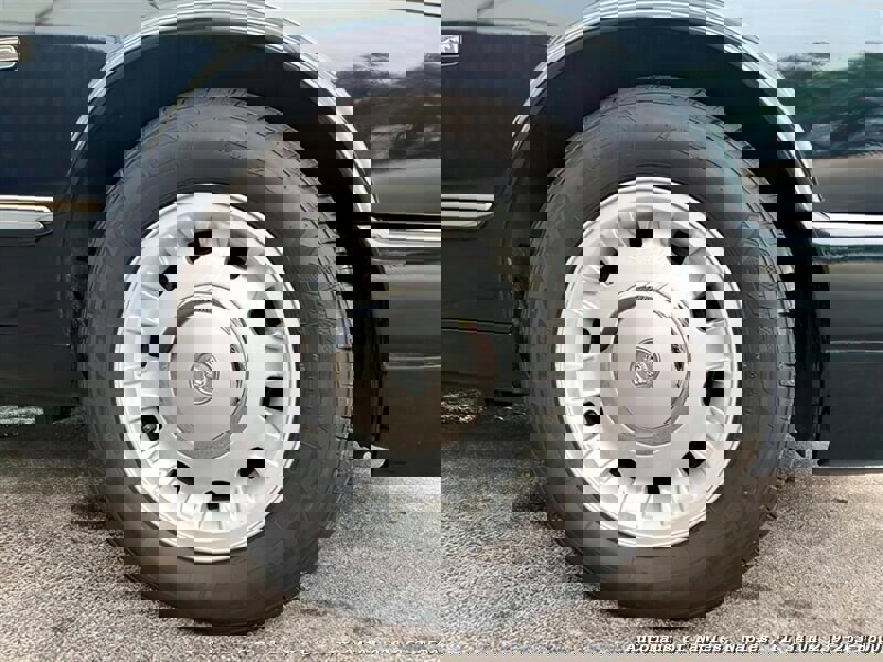 Used 1999 Jaguar XJ8 L image 10