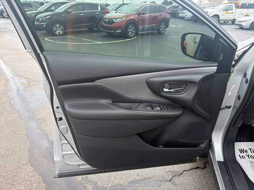Used 2020 Nissan Murano SV AWD/4WD image 22