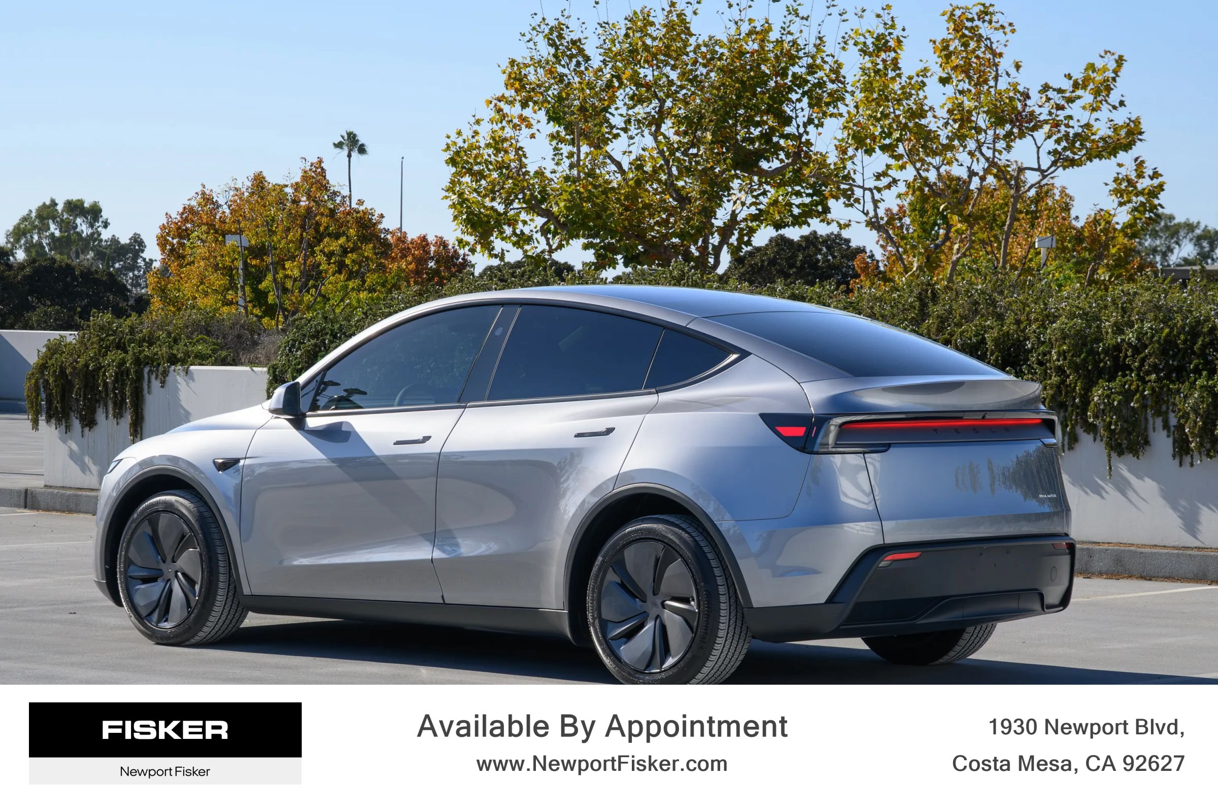 Used 2026 Tesla Model Y AWD image 3