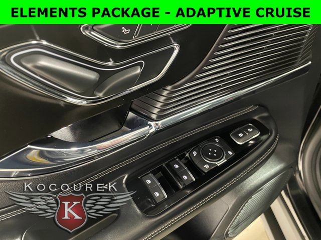 Used 2022 Lincoln Corsair Reserve w/ Equipment Group 201A image 19