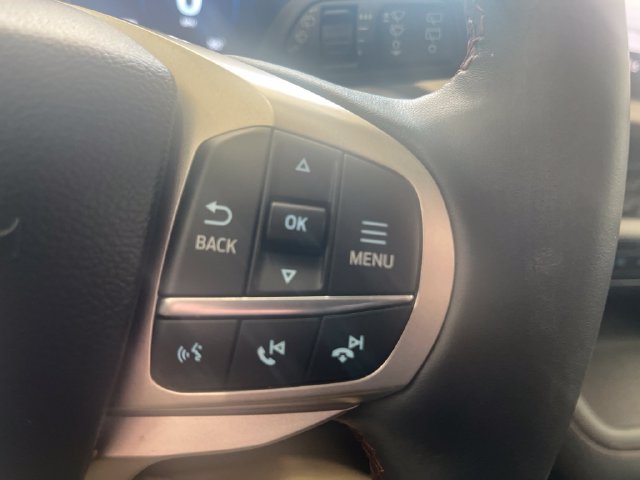 Used 2025 Ford Explorer Active AWD/4WD image 20