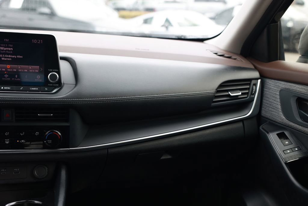 Used 2023 Nissan Rogue S FWD image 29