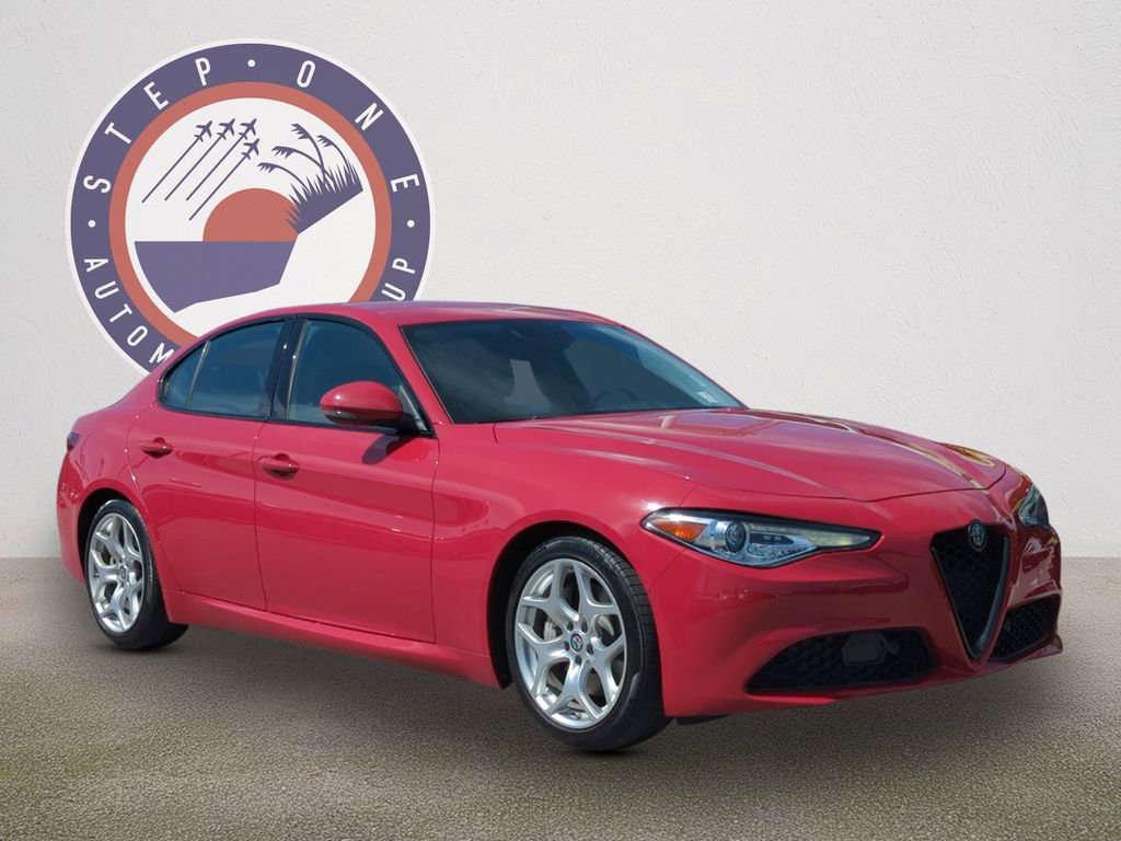 Used 2019 Alfa Romeo Giulia Ti image 2